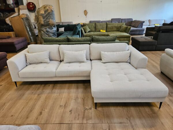 LUZI hjørnesofa – moderne design og komfort